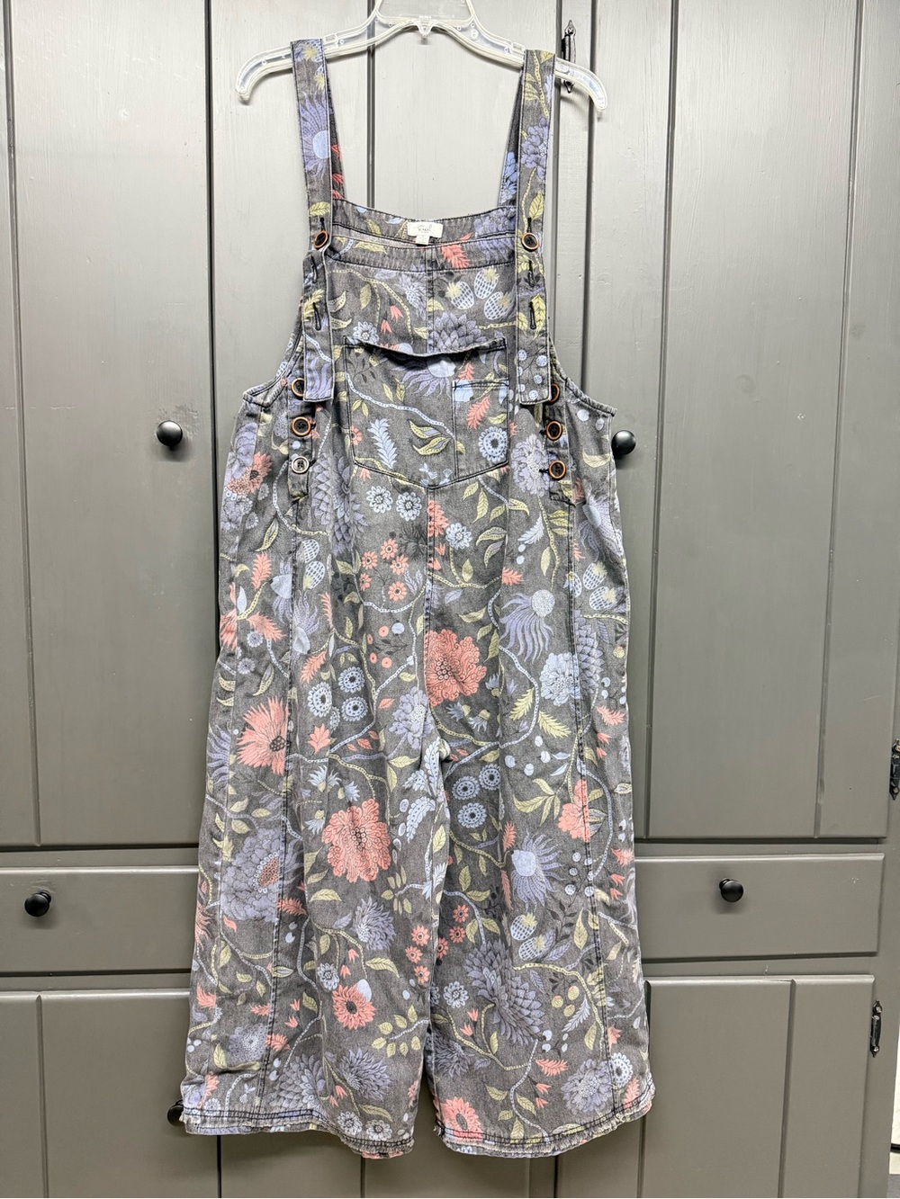 Floral Gray Wide-Leg Jumpsuit Romper with Pastel Blooms